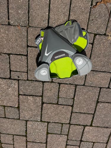 Medium/Large Adult Maverik MX Shoulder Pads (Used)