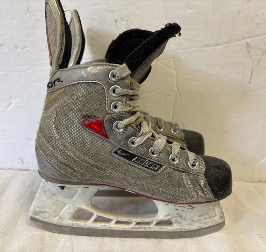 Gray Bauer Vapor XVI Hockey Skates Regular Width Size 1 (Used)