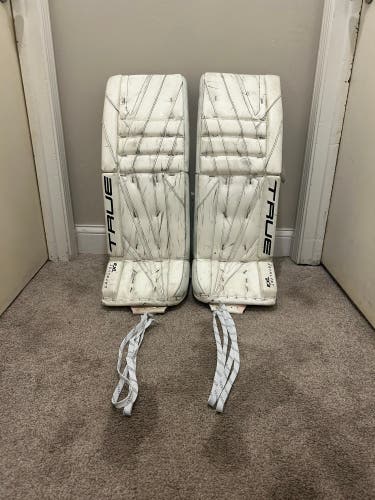 33" True Catalyst 7X3 Goalie Leg Pads (Used)