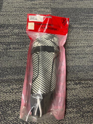 Unisex Large Shin Guards (New)