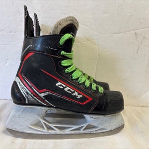 Black CCM JetSpeed FT340 Hockey Skates Regular Width Size 2 (Used)
