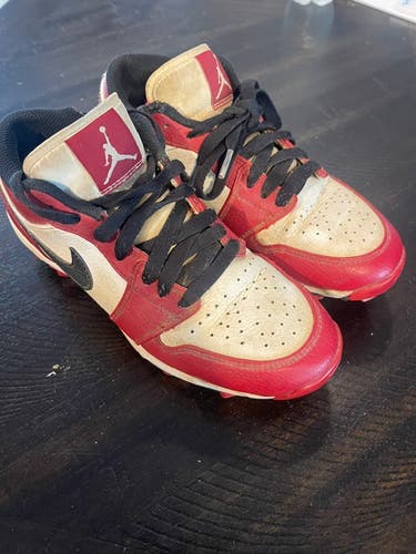 Red Kid's 4.5Y (Big Kids / Youth) Youth Nike Low Top Air Jordan Molded Cleats (Used)