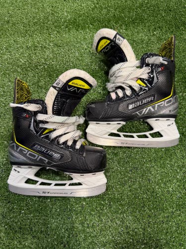 Youth Bauer Vapor 3X Hockey Skates Regular Width 10 (Used)