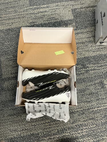 Unisex 3.5Y (Big Kids / Youth) Cleats (New)