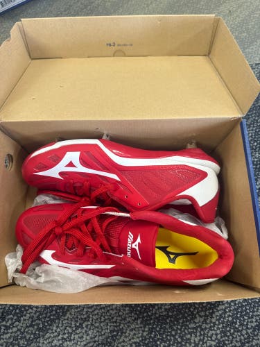 Red Men's Size M 9.0 (W 10.0) Adult Mizuno Heist IQ Low Top Metal (New)