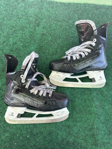 Junior Bauer Supreme M50 Pro Hockey Skates (Extra Wide) Size 3.5 (Used)
