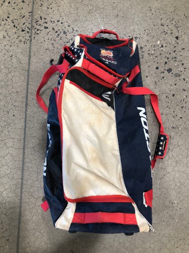 Easton Wheeled Catcher's Bag (Used)