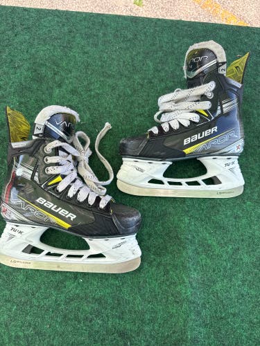 Junior Bauer Vapor X4 Hockey Skates (Regular) Size 2 (Used)
