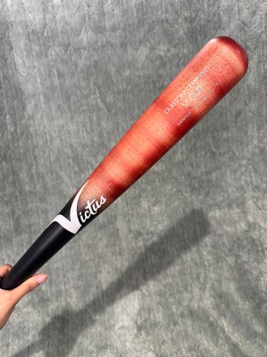 Victus V-Cut Bat Maple 32" (Used)