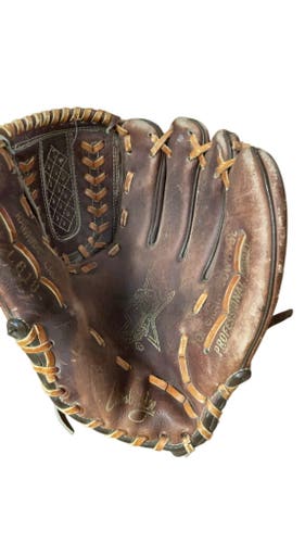 Cambridge 11" Left Hand Throw Baseball Glove