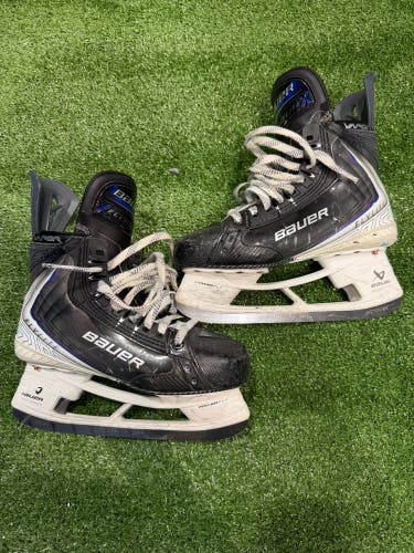 Intermediate Bauer Vapor Flylite Hockey Skates 6 (Used)
