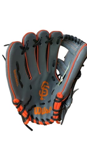 Wilson 10.5" Junior Giants SF Giants Baseball Glove - RH