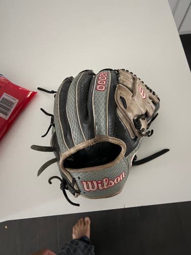 Wilson A2000 RH Infield Baseball Glove 11.5" (Used)