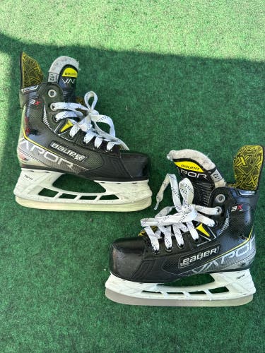 Youth Bauer Vapor 3X Hockey Skates (Regular) Size 13y (Used)