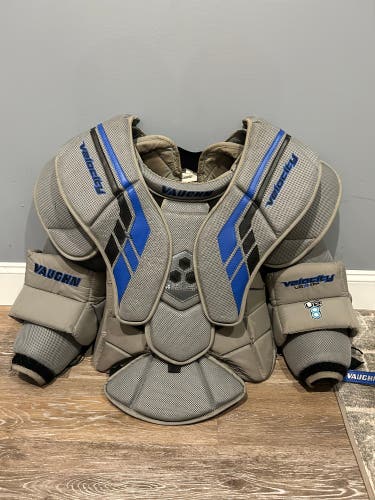 Medium Vaughn Velocity VE8 Goalie Chest Protector (Used)