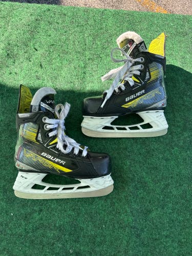 Youth Bauer Vapor X4 Hockey Skates (Regular) Size 12y (Used)