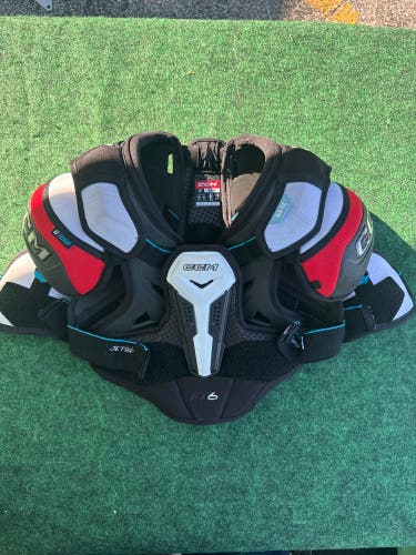 CCM JetSpeed FT6 Shoulder Pads (Used) | Junior Medium