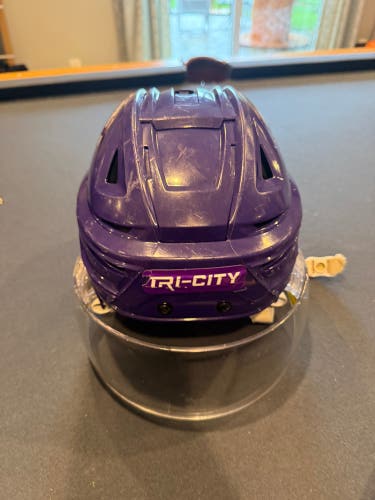 USHL Medium Bauer Re-Akt 150 Helmet Pro Stock (Used)
