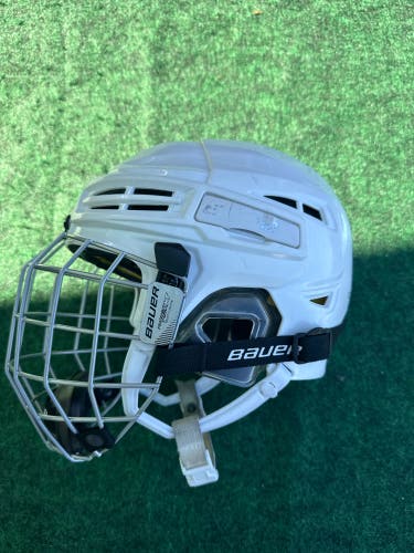 White Youth Bauer Re-Akt 100 Helmet (Used)