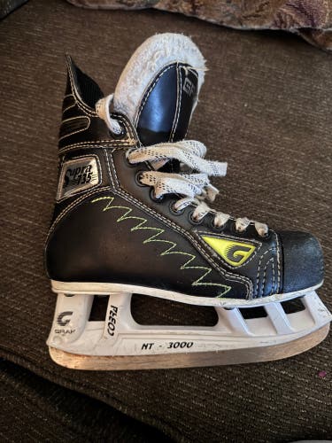 Rare size 1 Graf Supra 735 Hockey Skates *made in Canada *