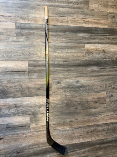 Senior Bauer Vapor Hyperlite 2 Left Hand Hockey Stick P28 77 Flex Pro Stock (Used)
