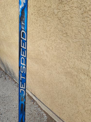 Senior CCM Jetspeed ft9 pro Right Handed Hockey Stick P28 70 Flex (New)