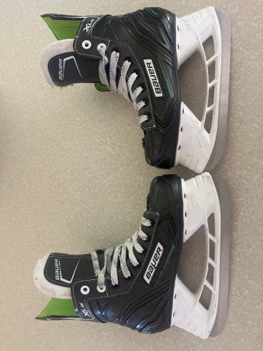 Bauer XLS Hockey Skates Regular Width Size 1 (Used)