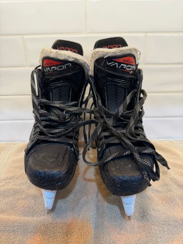 Black 2021 Bauer Vapor 3X Hockey Skates Size 5 (Used)