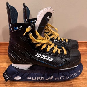Black/White 2021 Bauer X-LP Hockey Skates Regular Width 9 (Used)