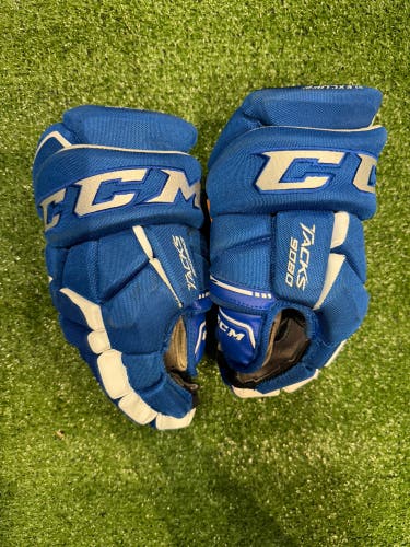 Intermediate CCM Tacks 9080 Gloves 12" (Used)