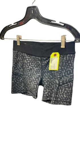 Lululemon Women's Athletic Shorts - Size 4 - Grey/Black Pattern