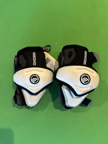 Medium Adult Maverik Wonderboy Arm Pads