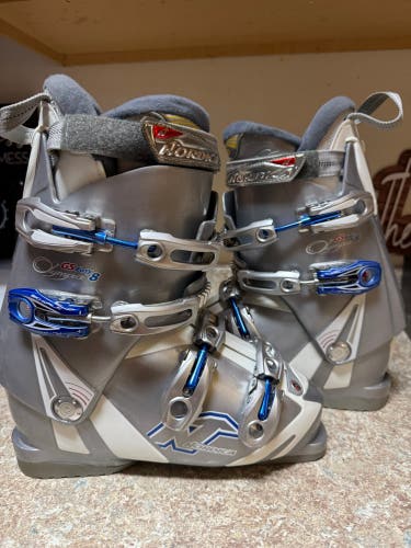 25.5 Nordica Olympia 8 GS Easy downhill Ski Boots (Used) 25 250 255 boot