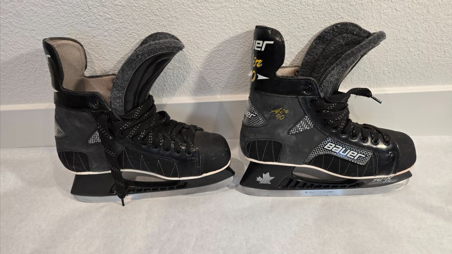 VINTAGE Black/Gray Bauer Air90 Hockey Skates SZ 7 (Used)