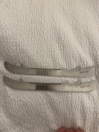 Bauer Fly-X Replacement Steel Blades 246 mm (Used)