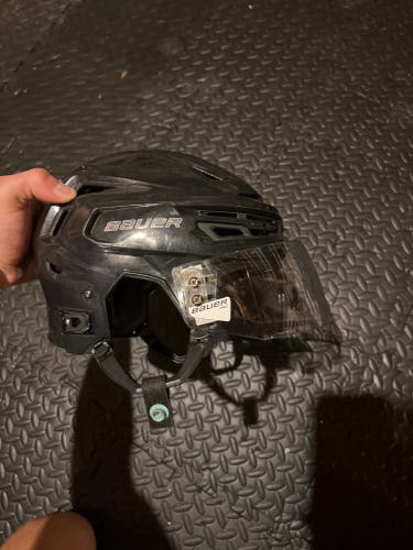 Medium Bauer Re-Akt 150 Helmet OJHL With Visor  (Used)