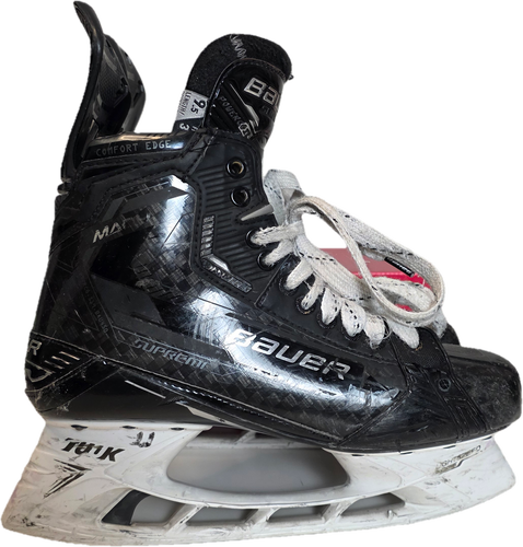 Black Bauer Supreme Mach Hockey Skates Extra Wide Width Pro Stock 9.5 (Used)
