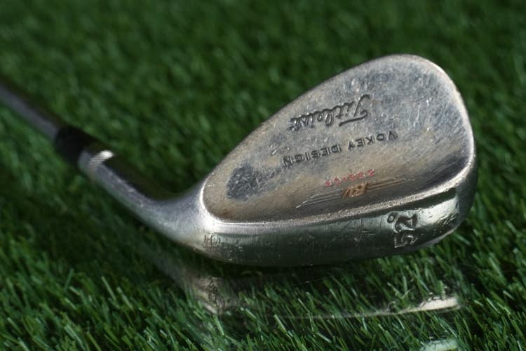 Titleist BV 252 08 Gap Wedge Attack Vokey Design Dynamic Gold Wedge Flex RH