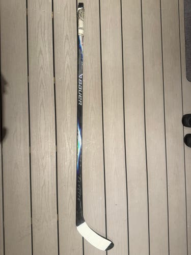 Intermediate Bauer Vapor Flylight Right Handed Hockey Stick 50 Flex (Used)