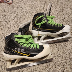 Bauer TotalOne NXG Hockey Goalie Skates Size 3.5 (Used)