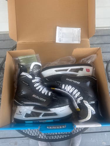 Brand New Bauer Supreme Shadow Hockey Skates 9.5
