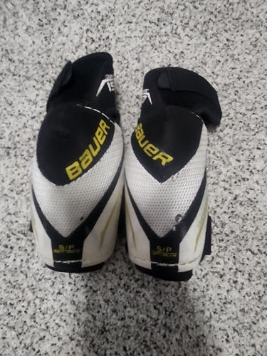 Used Small Bauer Supreme 150 Elbow Pads