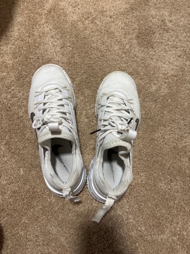 White Unisex Size M 9.0 (W 10.0) Adult Nike Huarache 9 Elite Low Low Top (Used)