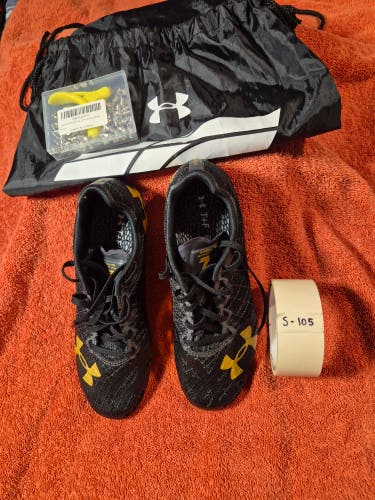 Black Unisex 6Y (Big Kids / Youth) Youth Under Armour Detachable Cleats Cleats (New)