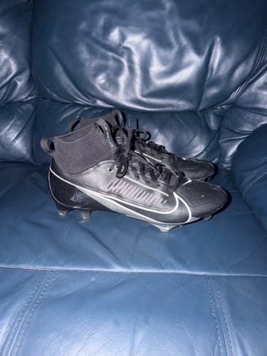 Men's Size M 11.0 (W 12.0) Nike Low Top Turf Cleats (Used)