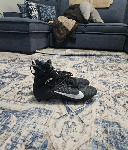 Men's Size M 16.0 (W 17.0) Nike (Used)