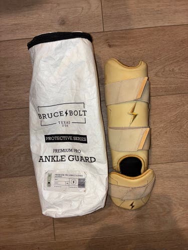 Bruce Bolt Premium Pro Ankle Guard