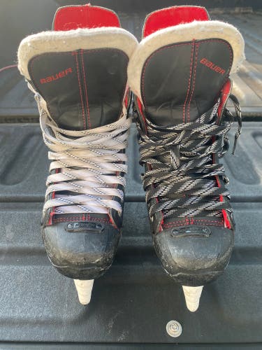 Bauer Vapor X Hockey Skates Regular Width Size 4 (Used)