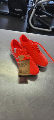 New Nike Soccer Cleats Orange Junior 04.5 11497-S000160175