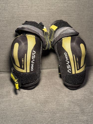 Youth Large CCM Tacks AS-V Pro Elbow Pads (Used)